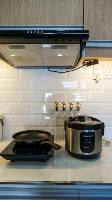 The Fika Room Near Mnl Airport - Scandi Studio Unit With Fast Wi-Fi & Netflix - Read Full Property Desc Before Booking Манила Екстериор снимка